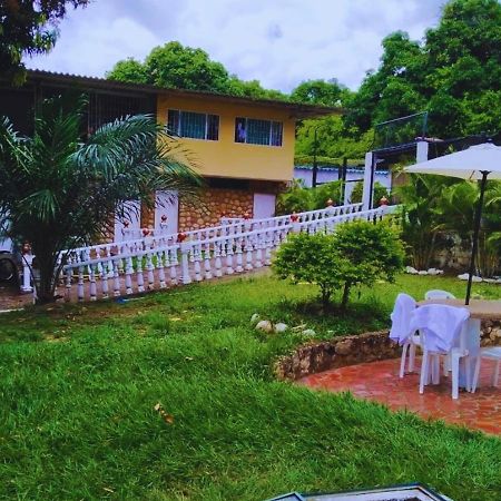 Hotel Villa De Rauzan メルガル エクステリア 写真