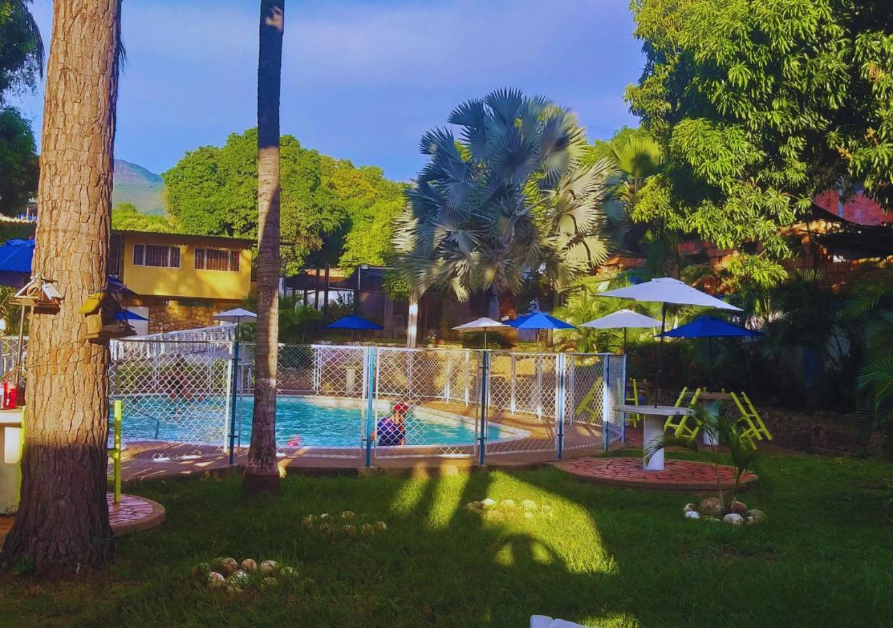 Hotel Villa De Rauzan メルガル エクステリア 写真