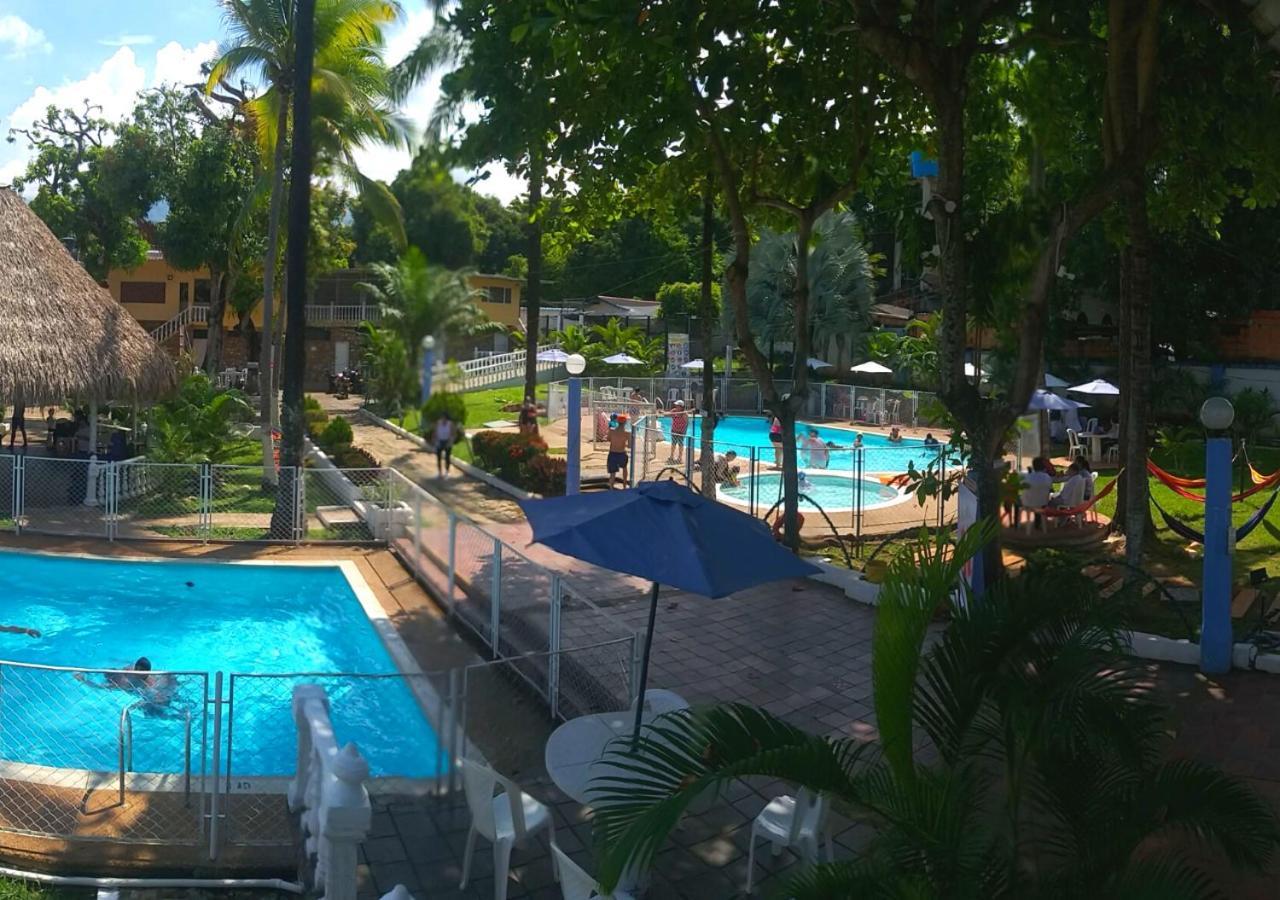 Hotel Villa De Rauzan メルガル エクステリア 写真
