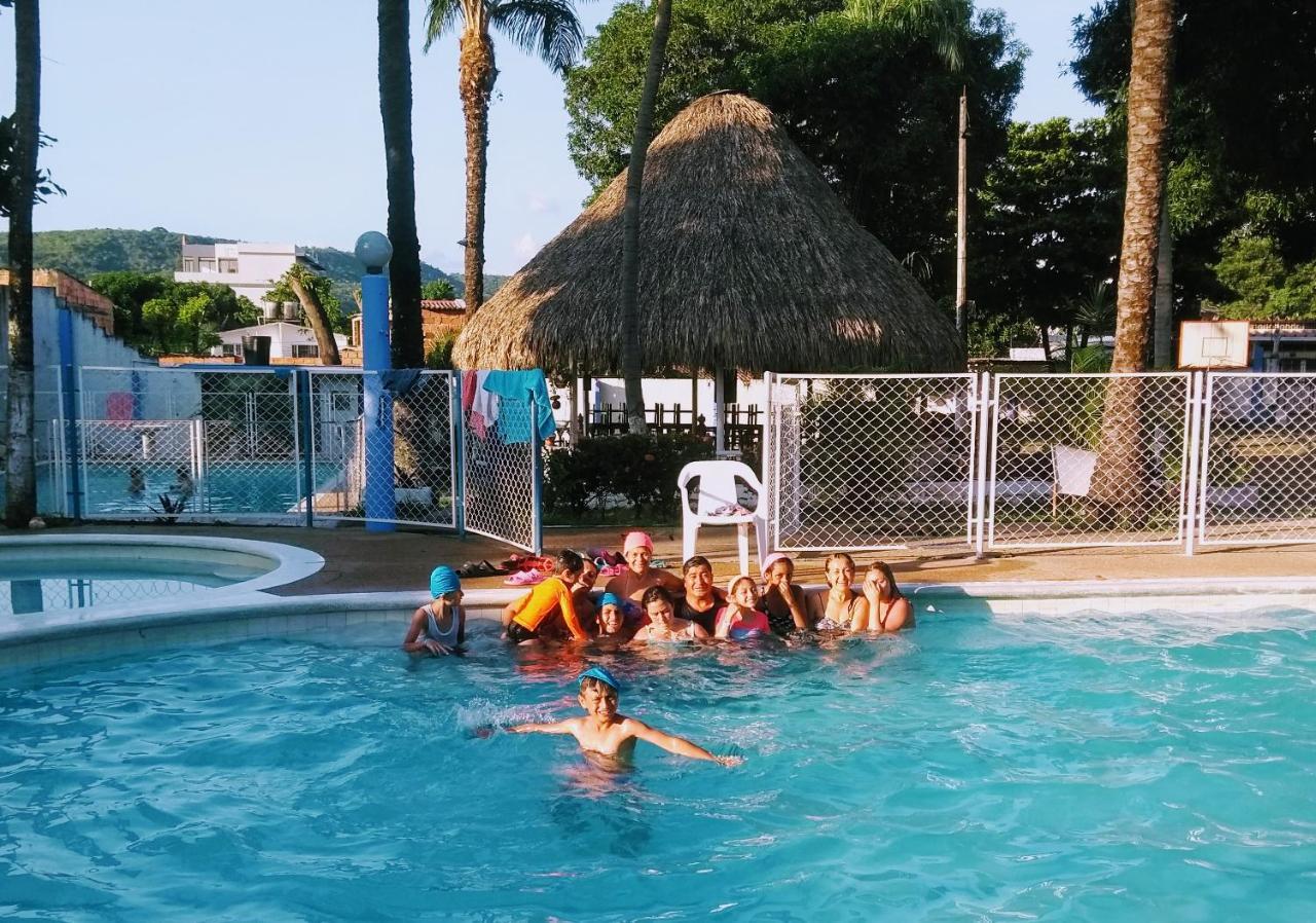 Hotel Villa De Rauzan メルガル エクステリア 写真